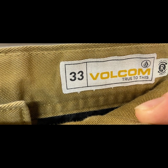 Volcom Shorts - Picture 2 of 3